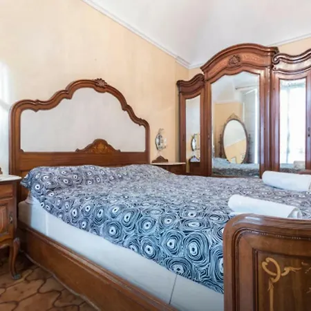 Mole Big Apartment